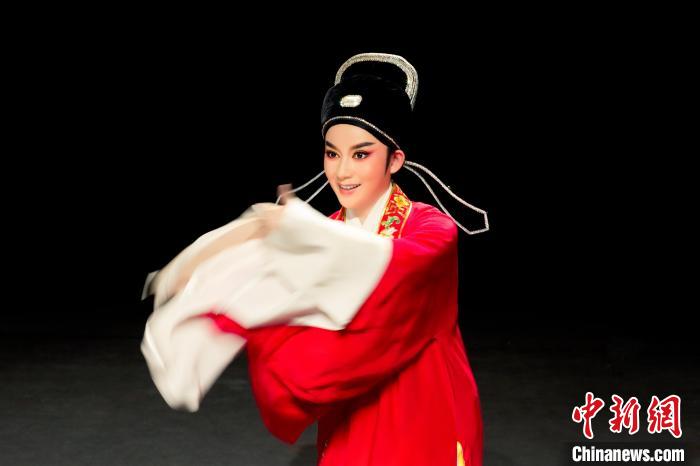 “福見(jiàn)好戲”賀新春越劇展演送歡樂(lè)