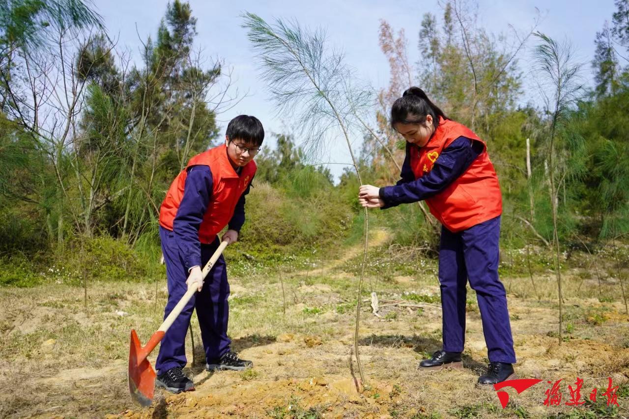 國網(wǎng)平潭供電公司：植綠護綠愛綠 共建美好家園